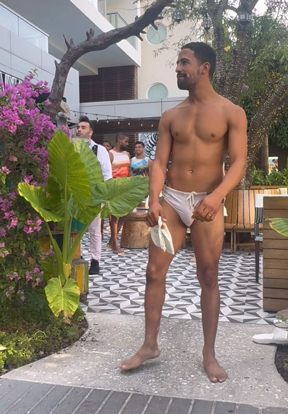 M I A M I  S W I M  W E E K  2 0 2 5  D A Y  3 On this particular day things were a bit different because it was all about my good friend @theonetravon and @Nonpareil Art Agency … and also the fact that I was gonna walk the runway for #KBAYO #KBAYOSwimwear @outfairshop  Instrumental: Whim Whamiee by @plutonotdabrattt and @Yk.niecedarealest  #miamiswimweek #miamiswimweek2025 #malemodel #miamibeach 