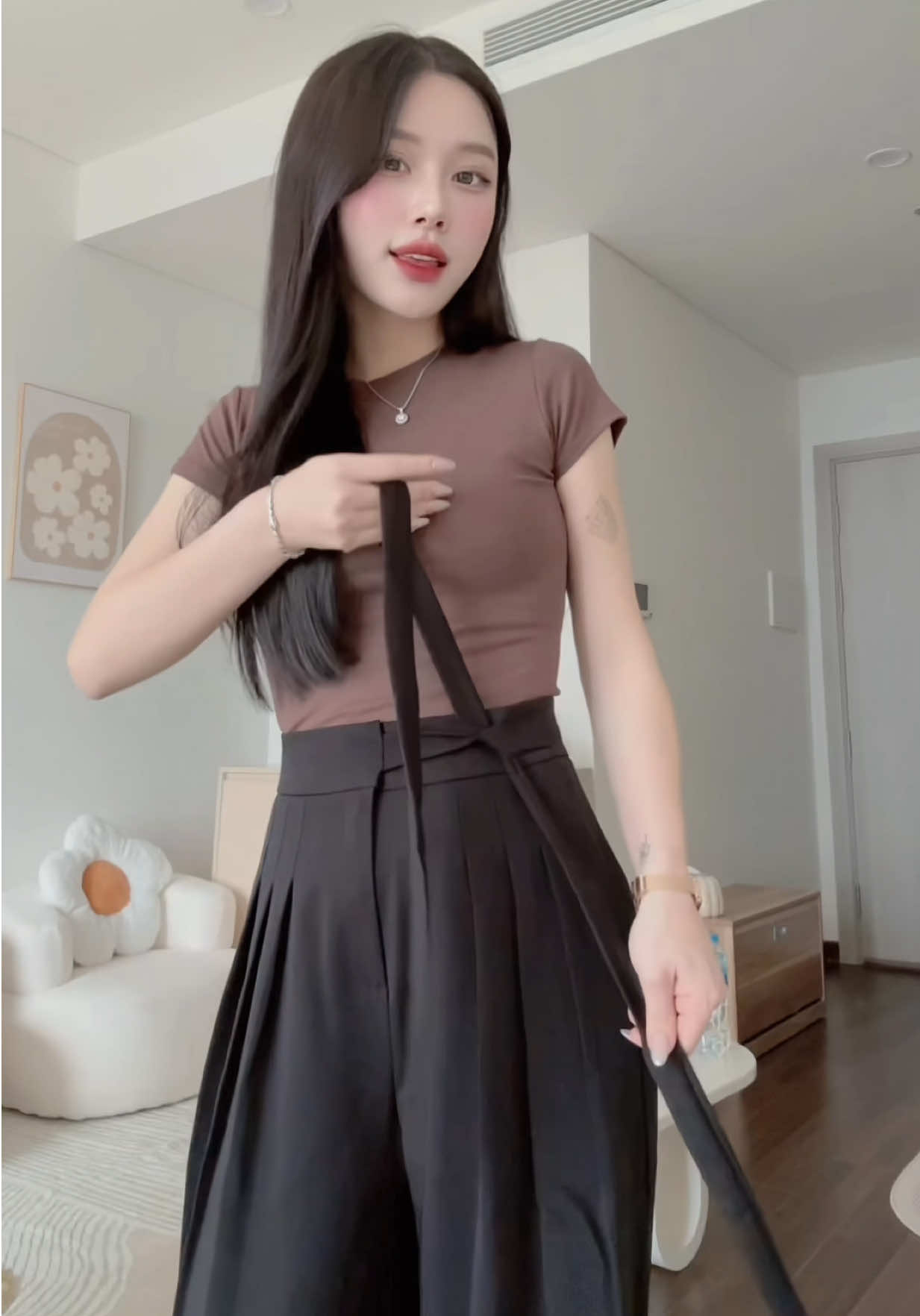Quần buộc nơ nhưng không biết Cách Buộc đẹp 😆😂