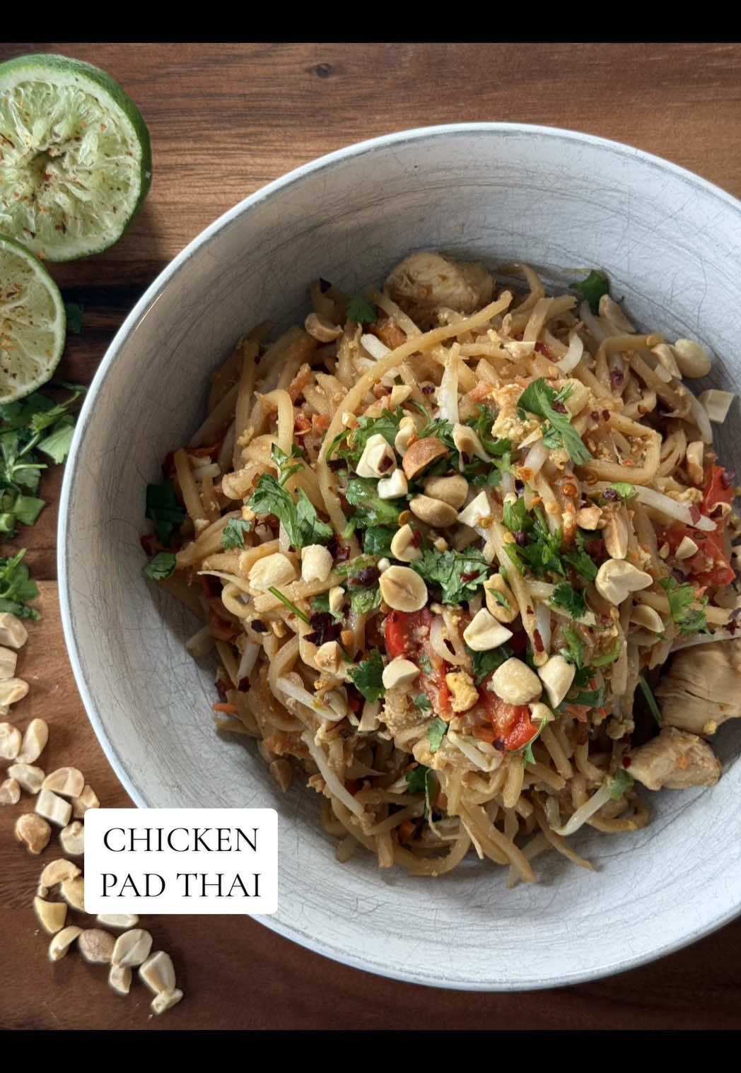 Chicken pad Thai 🍋‍🟩🍜🥜 recipe is easy and healthy, and the perfect weeknight dinner 🫶🏼 full recipe in bio!!  @Mike’s Hot Honey @PalminiOfficial @Caraway Home @Simply Organic  #healthyrecipes #EasyRecipe #easydinnerrecipes #weeknightmeals #mealideas #DinnerIdeas #foodtiktok #highprotein #lowcalorie 