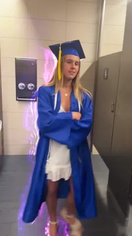 gayuated 🎓😛 #graduation #bye #edit #hard 