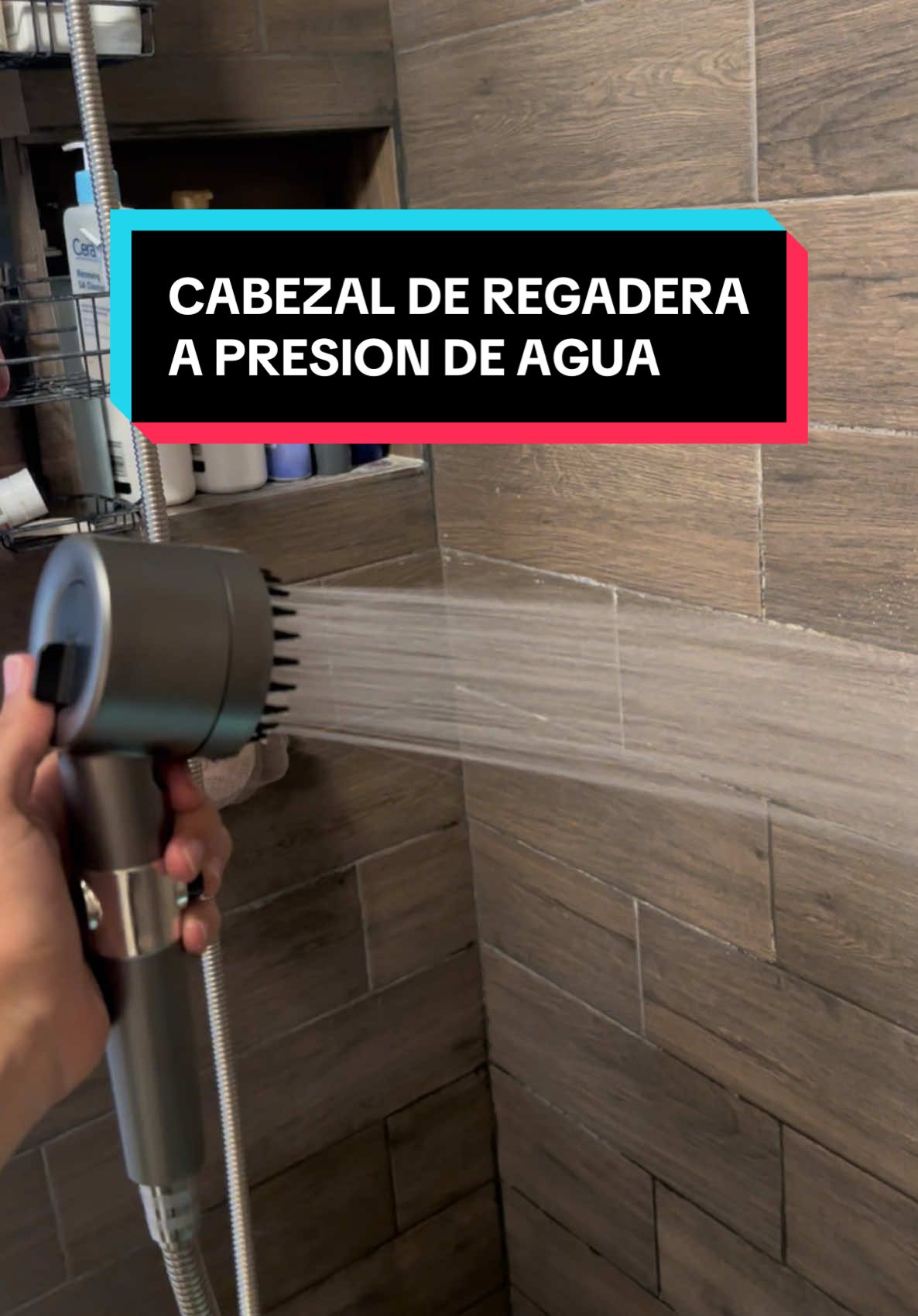 Nobepura nos trajo el mejor cabezal de regadera que hay, mas presion con la misma cantidad de agua por sus salidas tan pequeñas, varios modos diferentes de presion, filtros incluidos y se mueve gracias a su mangera de 1.5 metros, pidela ya #shoptoker #vamostiktokshop #tiktokshopparapapa #tiktokshopparapapá #shower #showerhead #cabezal #regadera #bathroom #bath #baño #ducha 