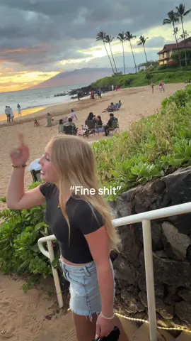 When someone is wearing chubby shorts and is 50 feet away we rlly can’t tell#hawaii #vacation #ocean #realatable #resort #freinds #teenager #twin #blond #beach #duo #matching #goviral #foryoupage #fypシ 