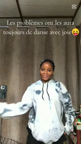 #creatorsearchinsights danse avec joie frère🥳 #danseavecjoie #dancechallenge #sonvibes #pourtoi #foryoupage #videoviral #lajoie #toutlemonde🌍 #cotonou229🇧🇯 #benintiktok🇧🇯 #abonne 