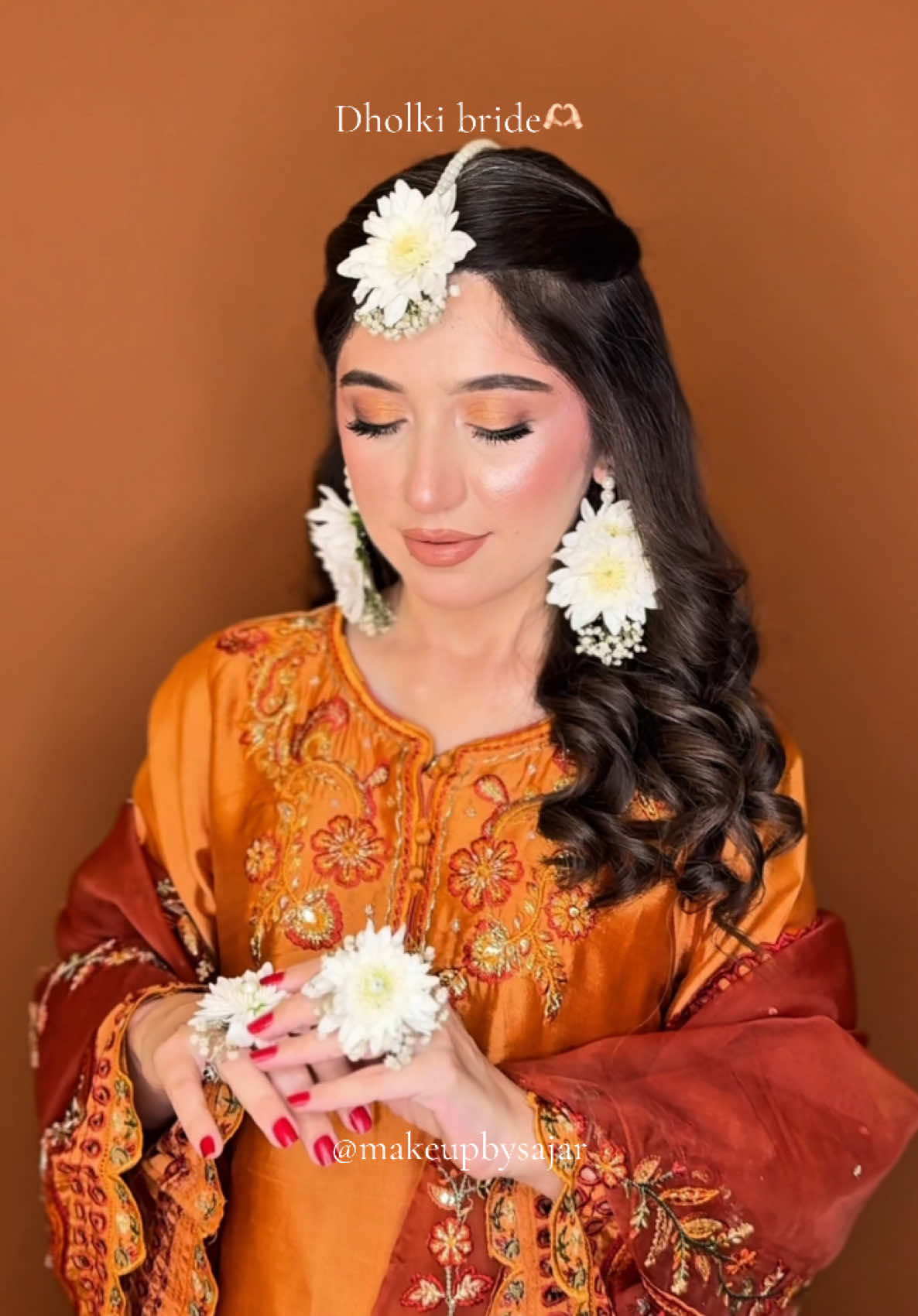 My gorgeous dholki bride Hina🫶🏻 📍Islamabad based makeup artist #bridalmakeup #tiktokpakistan #makeupartist #foryoupage #makeuptransition #fypシ゚ #bride #viral 