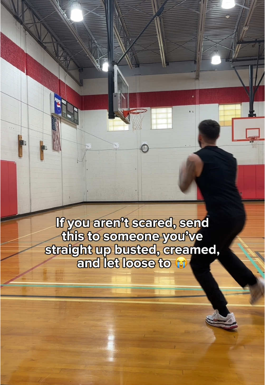 If you aren’t scared, do this 👀 #sportstiktok #basketball #hooper #fypagee 