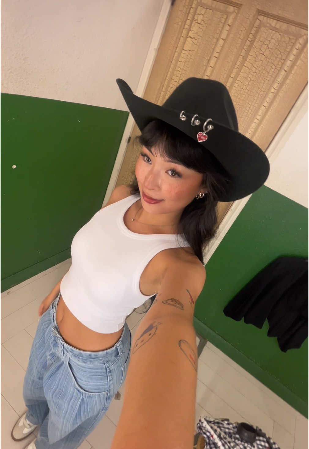 comprando roupinhas pra ver a charlie xcx #brat 