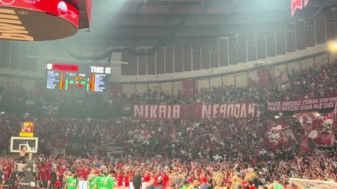 ΚΟΛΑΣΗ ΤΟ ΣΕΦ ΚΑΙ ΠΡΩΤΑΘΛΗΤΗΣ Ο ΟΛΥΜΠΙΑΚΟΣ 🔴⚪️🏆🏆 #olympiacosbc #paobc #fyp 