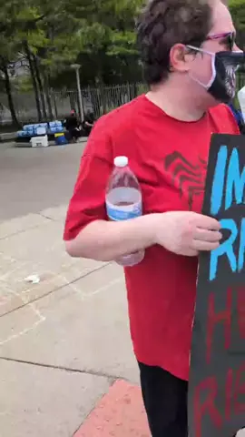Detroit showed solidarity with Los Angeles today — a protest in unity following yesterday’s ICE raids in California. With the National Guard now in L.A., it’s clear: concerns about federal force are resonating well beyond the West Coast. • • #detroit #michigancheck #resist #solidarity #noice 