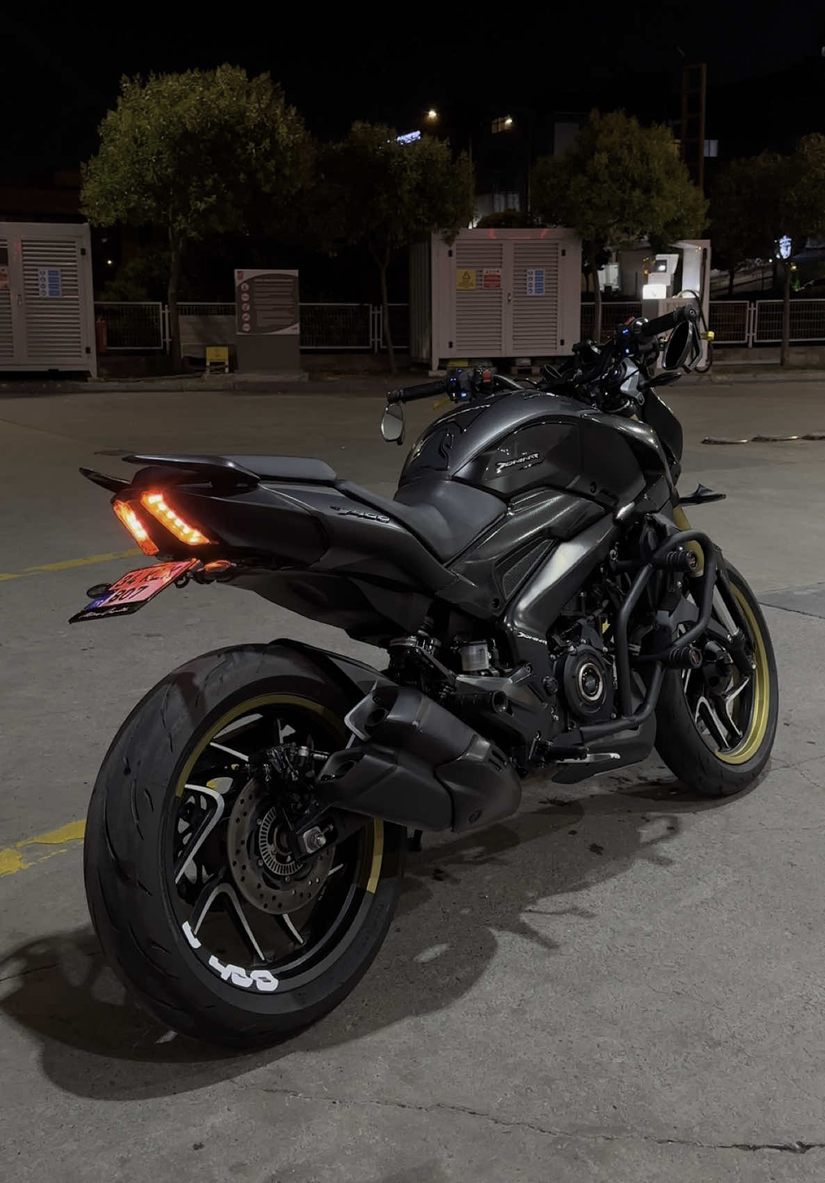 DUDAK ISIRTAN CİNSTEN 😁                    #dominar400 #fyppppppppppppppppppppppp #keşfet #egm #fypage 