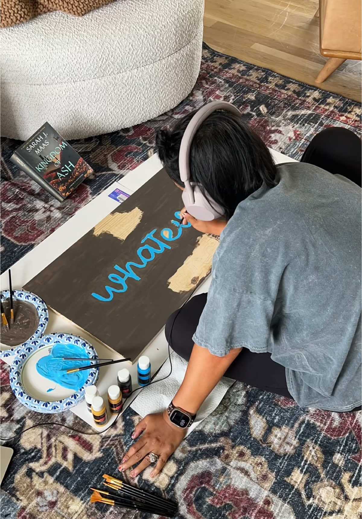 Paint with me as a non artist person who just likes to create sometimes. This is by no means ground breaking or perfect but it was fun! #koa #kingdomofash #throneofglass #towhateverend #painting #paintwithme #sarahjmaas 