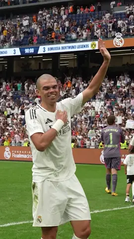 🤍 Corazón Classic Match 🤍 #CCM2025 #RealMadrid 
