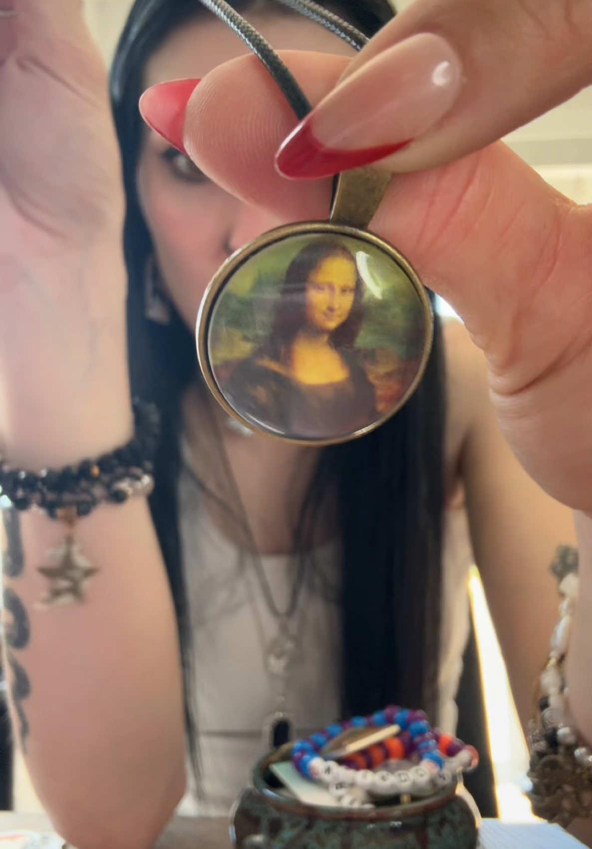 I GOT A REAL PEARL!! From @💋 #jewelrytiktok #foryewwww #trendingvideo #fypシ゚viral #mysteryjewlerygirl #supportsmallbusiness #crystals #mysterybox #accessories #jewleryhaul #mystery #jewelry #jar #alttiktok #crystalsoftiktok #handmadejewelry #unboxing 