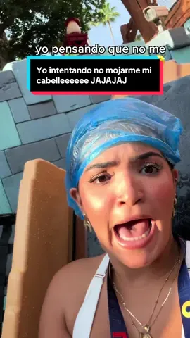 Yo en las atracciones de agua 🤣 