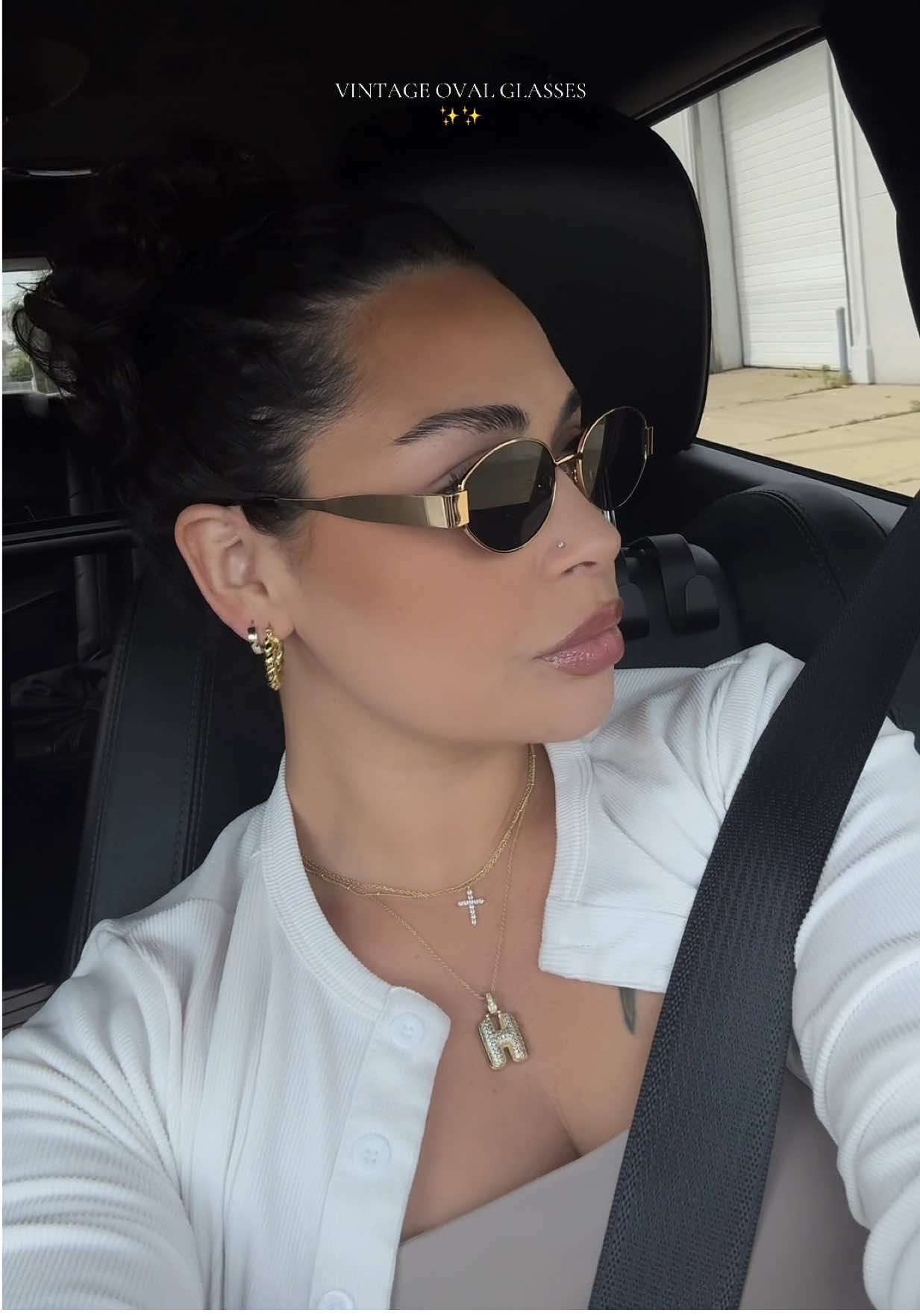 Vintage oval glasses of the day 🕶️ #sunglasses #fyp #glassesoftheday #retroglasses #sunnies 