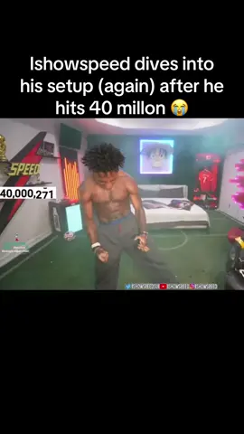 Ishowspeed dives into his setup (again) after he hits 40 millon 😭 #foryoupage #viral #ishowspeed 
