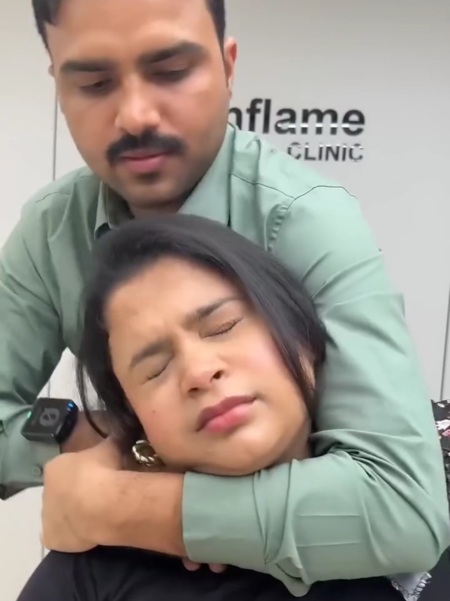 Cracks #watch #Viral #คลิป #asmrsounds #chiropractictherapy #กระแสมาแรง #chiropractortiktok #chiropracticadjustment #chiropractic #asmrtiktoks #asmrvideo #asmr #ไวรัล 