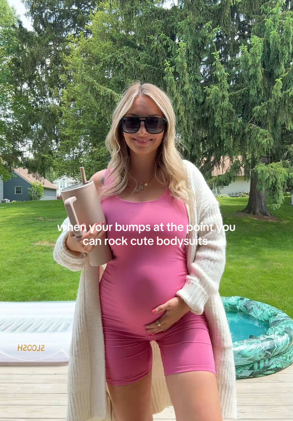 living in comfy bodysuits this summer ☀️🤰🏼 #25weekspregnant #pregnantootd #secondtrimester #maternity 