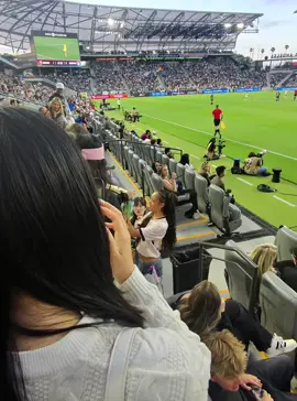 had the honor of meeting Katseye at an Angel City game 🥹🫶 @KATSEYE #katseye #angelcityfc #angelcity #katseyeedit #katseye_touch #eyekon #eyekons #katseye_daniela #katseye_lara #katseye_sophia #katseye_yoonchae #katseye_megan #katseyemanon 