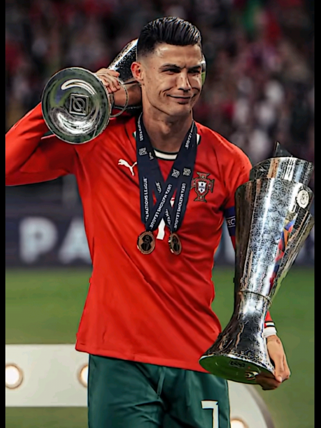 Sang GOAT angkat trophy🏆 UEFA Nations League untuk kedua kalinya.  #uefanationsleague #ronaldo #cr7cristianoronaldo #portugal #fyp 