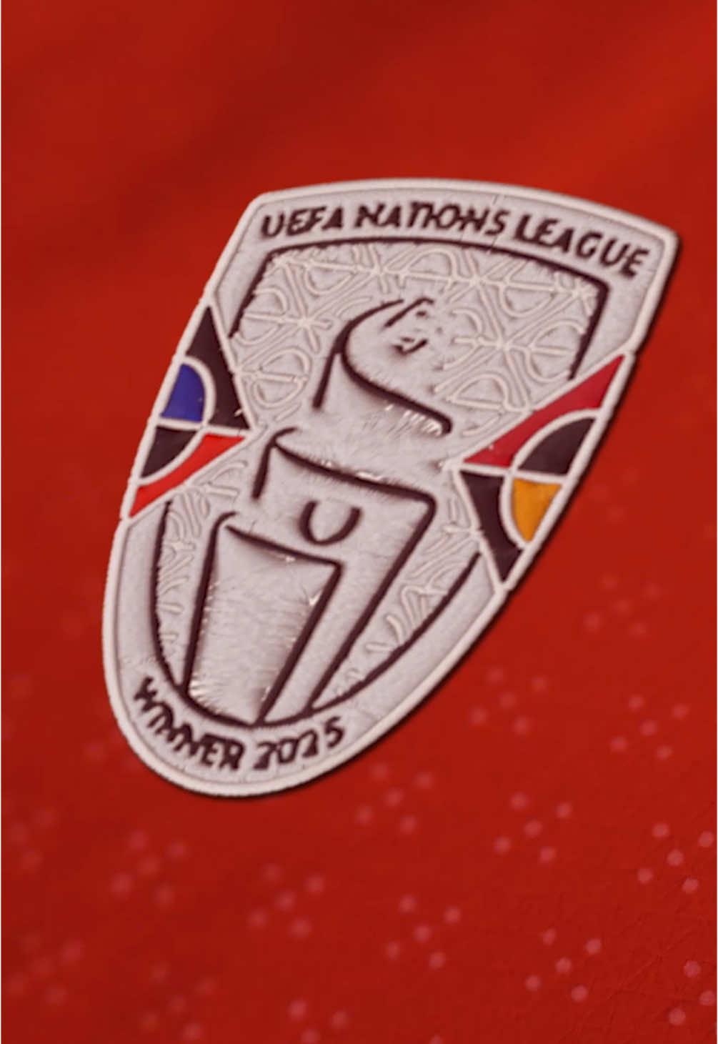 Levámos o #FazHistória à letra e conquistámos 𝗱𝗲 𝗻𝗼𝘃𝗼 a Liga das Nações 🏆🏆 We took our slogan too seriously and ended up winning the Nations League 𝘁𝘄𝗶𝗰𝗲 🏆🏆#HistoryNeedsMakers