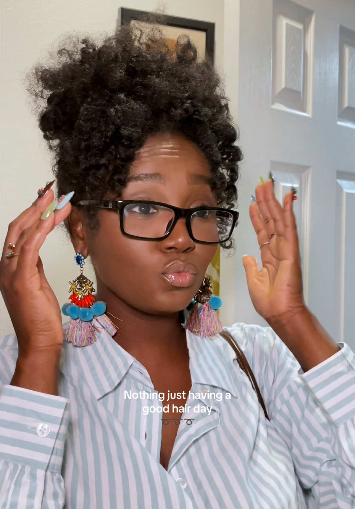 My twist out roller set gave 👏🏾 #naturalhair  #curlyhairstyles  #4chairstyles  #blackhairtiktok  #blackgirlhairstyles 