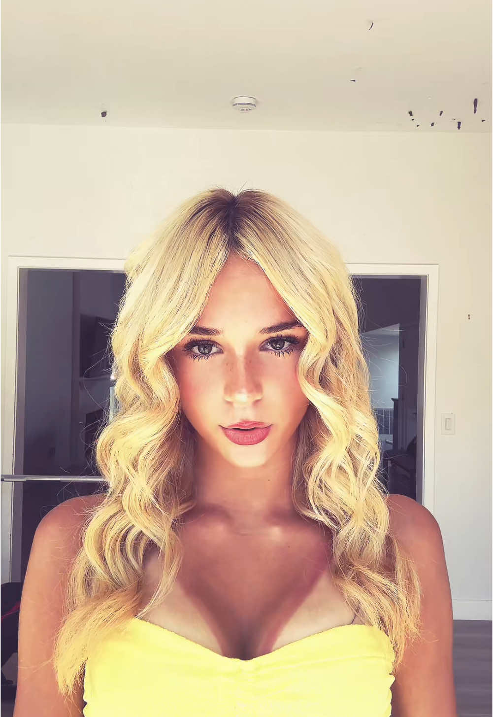 Kinda burnt #fyp #viral #blonde #audiogirl #tanlines #audio #OOTD #teamwork #butteryellow #Summer 