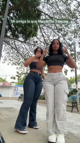 Linda muchachita 😌✨ @Celes Peña 🌺  #parati #fyp #viwes #contenido #viralvideo #LIVEIncentiveProgram #LIVERewards #PaidPartnership 