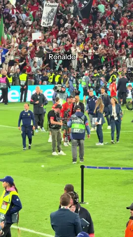 Wenn Ronaldo glücklich ist jeder Glücklich 🐐 #ronaldo #goat #nationsleague #aura #realmadridfans #realmadridfc #alnassr 