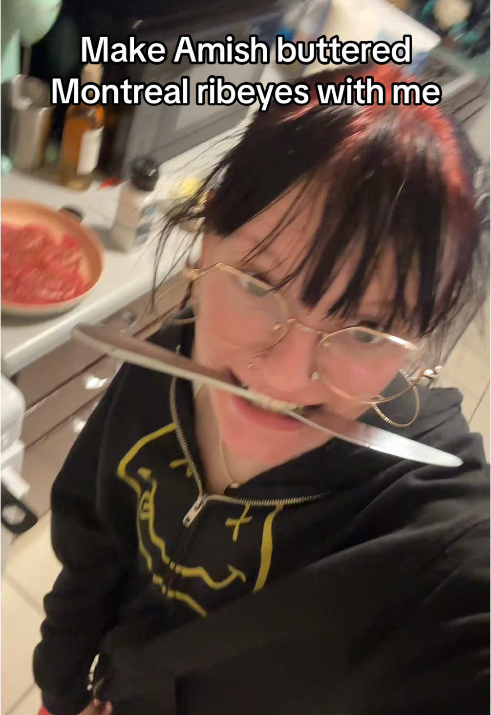 Your favorite psycho girlfriend is cooking meat again🤩