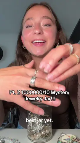 Im obsessed with jewelry btw #mystery #mysterybox #mysterybag #mysteryjewelry #jewelery #gold #silver #bracelet #necklace #unboxing #haul #asmr #jewelerytok #trending #mysteryjewelry #bellahuffey #bracelet #neckalace #ring #coachwatch #rolex #tiffanyandco #tiffany #925 