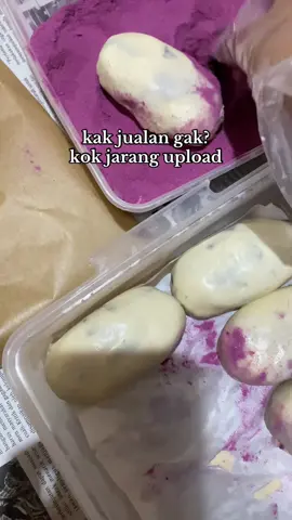 ciri2 gen z banget nih kalo jualan serba tunggu mood dulu! 🫣 goguma ppang bisa pesan by dm ig: ube.doux yaaa 💖  #goguma #bandarlampung #ubiungu #SmallBusiness 