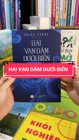 Hai Vạn Dặm Dưới Đáy Biển – Cuộc Phiêu Lưu Vĩ Đại Khám Phá Thế Giới Huyền Bí Dưới Đại Dương! Nếu bạn từng mơ được lặn sâu xuống lòng đại dương, gặp những sinh vật kỳ lạ, vượt qua những xoáy nước tử thần và bí ẩn cổ xưa bị chôn vùi hàng trăm năm… thì Hai Vạn Dặm Dưới Đáy Biển chính là tấm vé đưa bạn đến thế giới đó. Cùng nhà sinh vật học Aronnax, người hầu Conseil và chàng thợ săn Ned Land, bước lên tàu ngầm Nautilus huyền thoại do thuyền trưởng Nemo dẫn đầu – nơi bạn sẽ chứng kiến các cuộc phiêu lưu nghẹt thở, những sinh vật kỳ vĩ, và bí mật sâu thẳm của con người và biển cả. Jules Verne không chỉ kể một câu chuyện phiêu lưu, ông còn tiên tri về công nghệ tương lai và gieo vào lòng người đọc một niềm đam mê khám phá vô tận. Một tác phẩm kinh điển vượt thời gian dành cho bất kỳ ai đam mê khám phá.#tiemsachbinhyen #BookTok #sachhay #sach #reading #haivandamduoibien #haivandamduoidaybien 