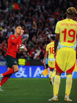 foto mahal taun ini wakk😎#cristianoronaldo #lamineyamal #portugal #fyp