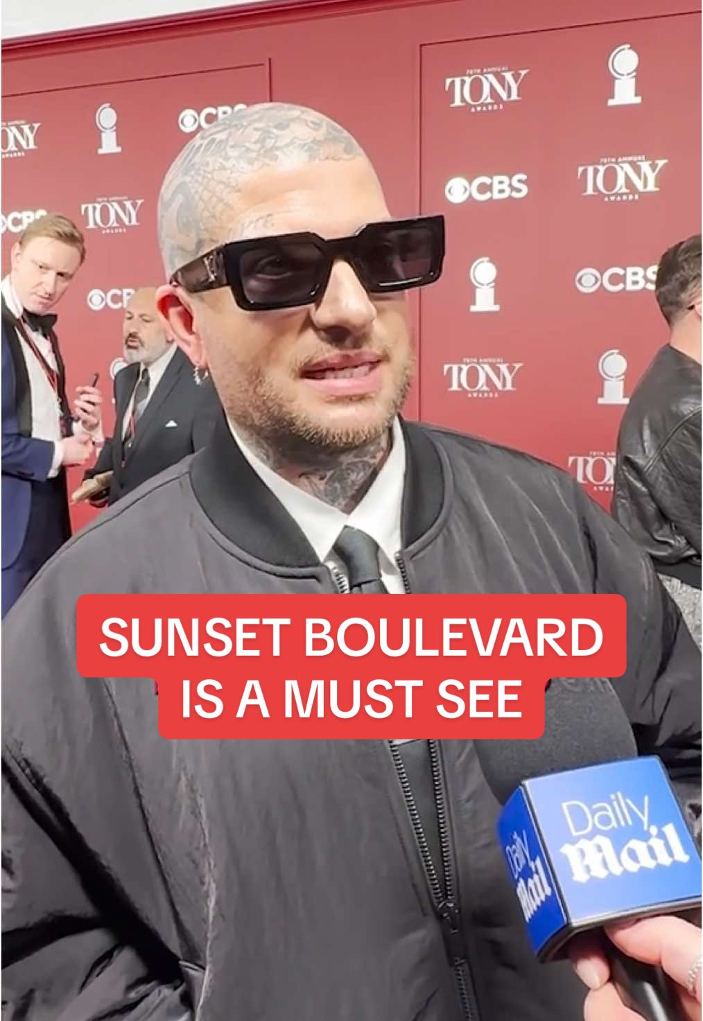 Sunset Boulevard director Jamie Lloyd absolutely raves about Nicole Scherzinger and Tom Francis 🎥 #jamielloyd #sunsetboulevard #nicolescherzinger #tomfrancis #tonyawards #broadways #theater #redcarpet 