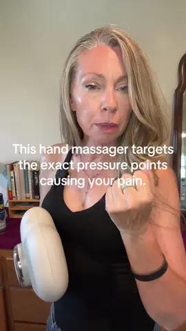 Suffering from carpal tunnel, arthritis, or hand pain? This viral hand massager uses pressure point therapy to relieve pain fast 🖐✨ #HandPainRelief ##CarpalTunnel##ArthritisRelief##WellnessGadget##TikTokMadeMeBuyIt##PainRelief##SelfCareTools