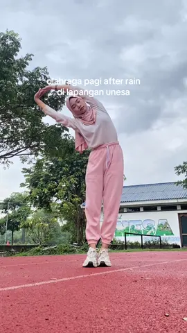 seger bgt, dan kek lapangan privat dah😆🤏🏻 @Universitas Negeri Surabaya #mahasiswaunesa 