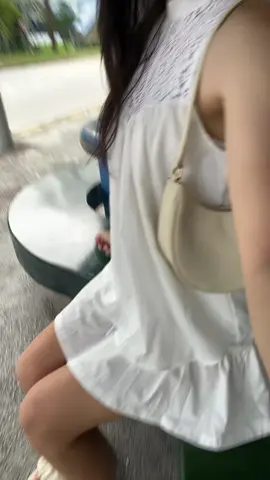 @MOSSDOOM bag puts the fit together 🤭  #mossdoom #mossdoombag #mossdoomshoulderbag #bag #tiktokshopsg #fyp 