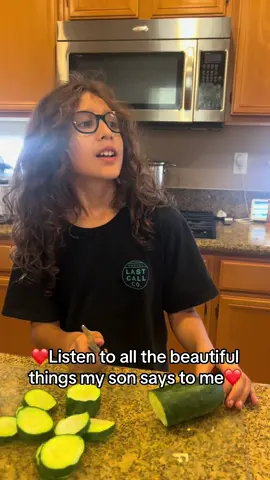 Canelo is honestly the sweetest and most loving boy. There's not a day that goes by that he doesn't tell me how much he loves me. I could look like an ogre and he tells me i look beautiful 🤣 #kids #son #boymom #mother #motherhood #parents #parenting #childhood 