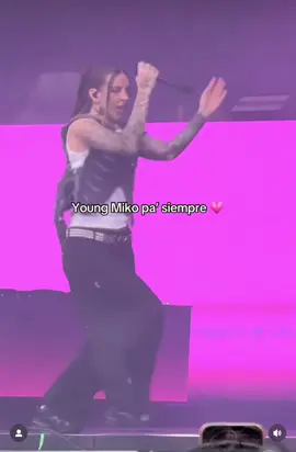 Youngmiko Ayer en govballnyc cantando y bailando madre ❤️🥰💕la amo 