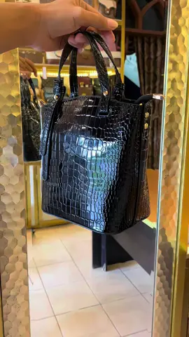 Gak nyangka tas secantik ini bisa dapat harga semurah ini  #shoulderbagwanita #handbagwanita #tasselempangwanita #taswanitaelegan 