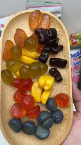 Kẹo dẻo trái cây bốc vỏ nà mấy bà 🍑🍇 #keodeo #keodeotraicay #fyp 