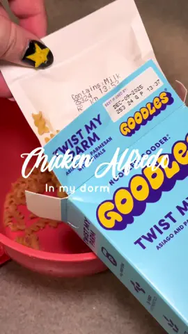 Who says @GOODLES Mac n cheese can’t be a nutritious dinner?!? #macncheesehack #goodles 