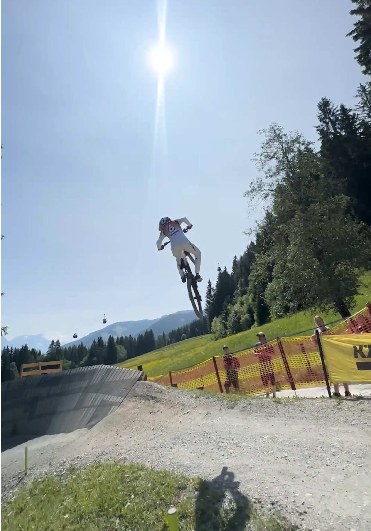 go big, get rewarded 🥇 @Jackson Goldstone takes home another Elite World Cup Win this weekend 😮‍💨 #downhillmtb #mountainbiking #mtblife #bikelife 