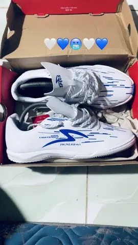 🥶🥶🥶 #sepatufutsal #specsindonesia #lightspeedreborn #futsal #lightspeed #ls #fy #fypage 