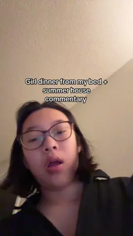 Girl dinner from my bed while also commenting on summer house #girldinner #girldinnerfrommybed #commentingonsummerhouse #summerhousereunion #summerhousereunionpart2 #summerhouse #summerhousecommentary #bravo #trending #viral #fypage #fyp #foryoupage 