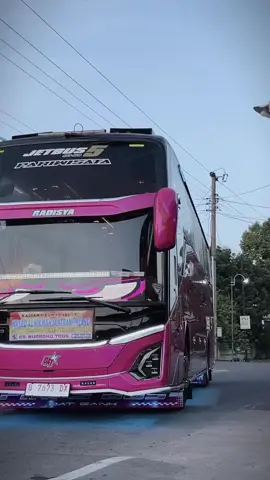 Pinky Jb5 nya Magetan Ready Juli info n reservasi 081216227329 #sewabuspariwisatamagetan  #jualbelitruknpariwisata  #hinorm280abs  #pinkybus  #jb5adiputro  #magetanhitz  #DAT 