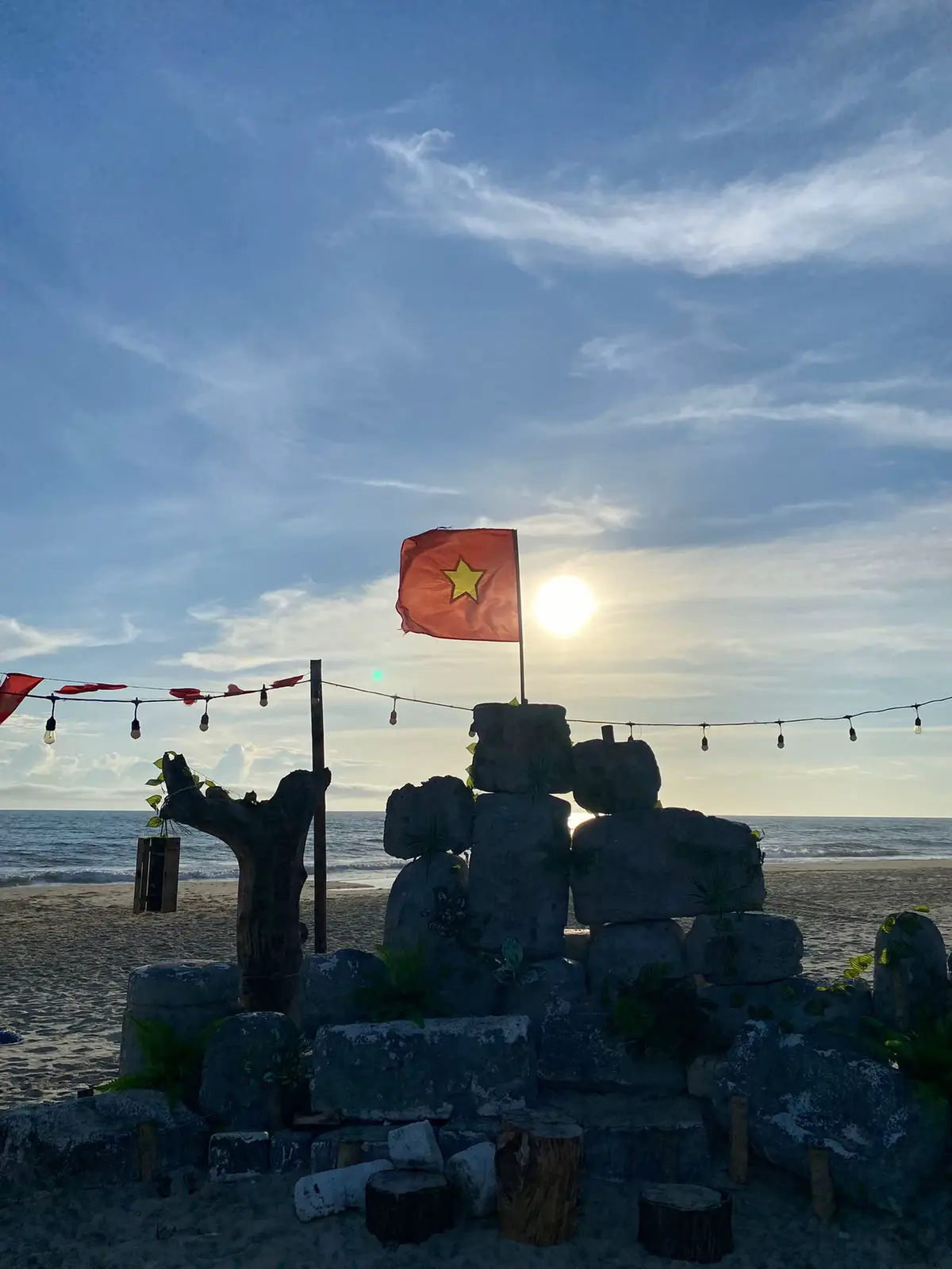 Cuộc đời là của chính mình, sống theo tiếng gọi con tim. Sai lầm thì sửa, yêu thương thì chân thành, sống phải có lòng. Chỉ cần điều tốt, đừng ngần ngại đón nhận.#xuhuongtiktok #tamtrang 