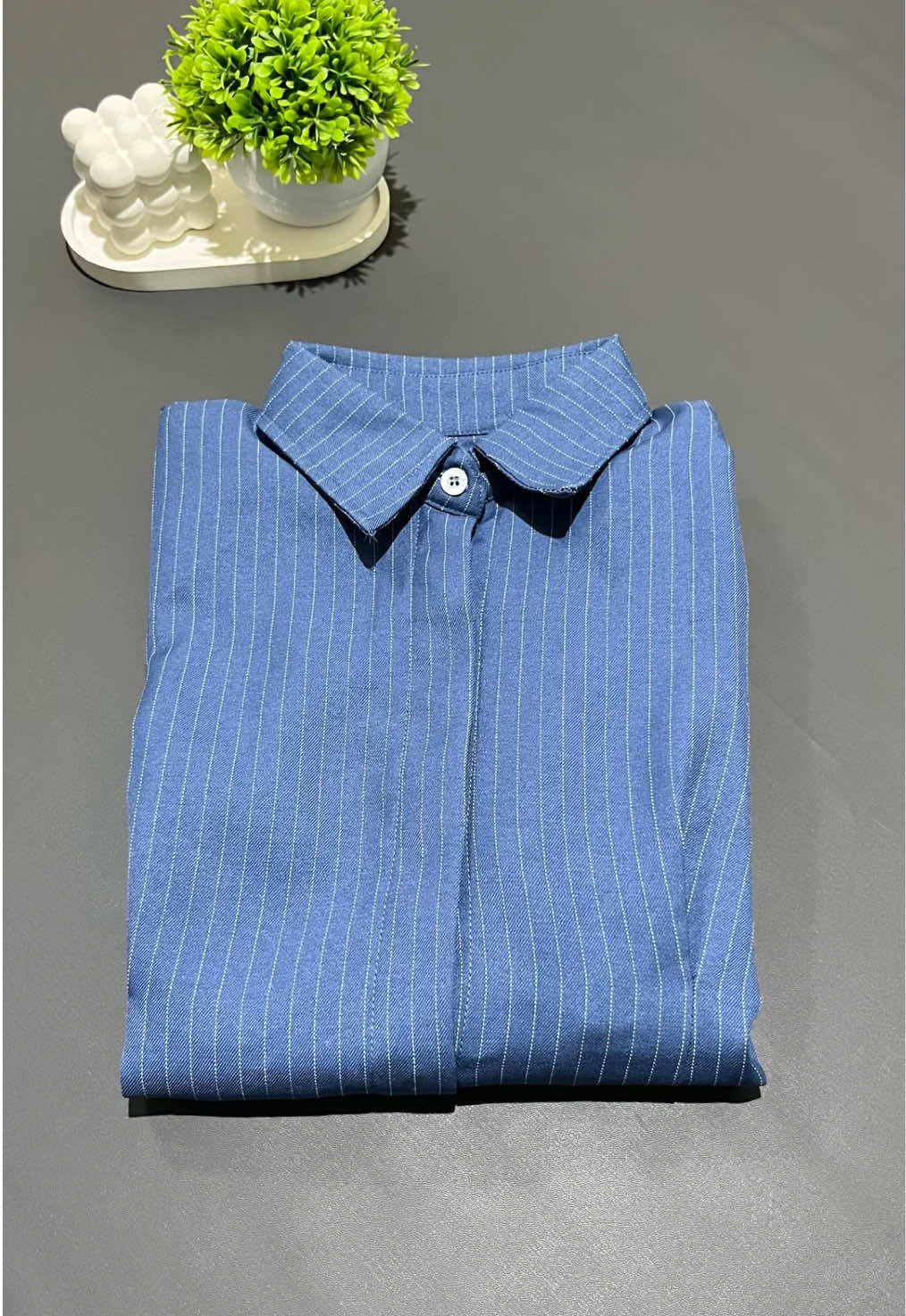 warna denimm💙 #arbatop #kemejafitted #kemejawanita #kemejawispie #kemejakerja #kemejaarba #fyp #foryou #fypシ゚ #4u #masukberanda #kemejaviral #kemejasalur #bucketlist 