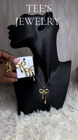 Bow knot neclase set🎀 Non fading/stainless steel gold plated neclase set Neclase,earrings and ring #watchmegrow  #jewelrytiktok  #SmallBusiness  #astheticjewelry  #nontarnishjewelry 