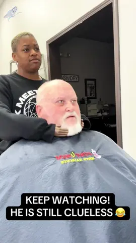 Barbershop fake hand prank#foryou #fyp #funny #funny videos #prank 